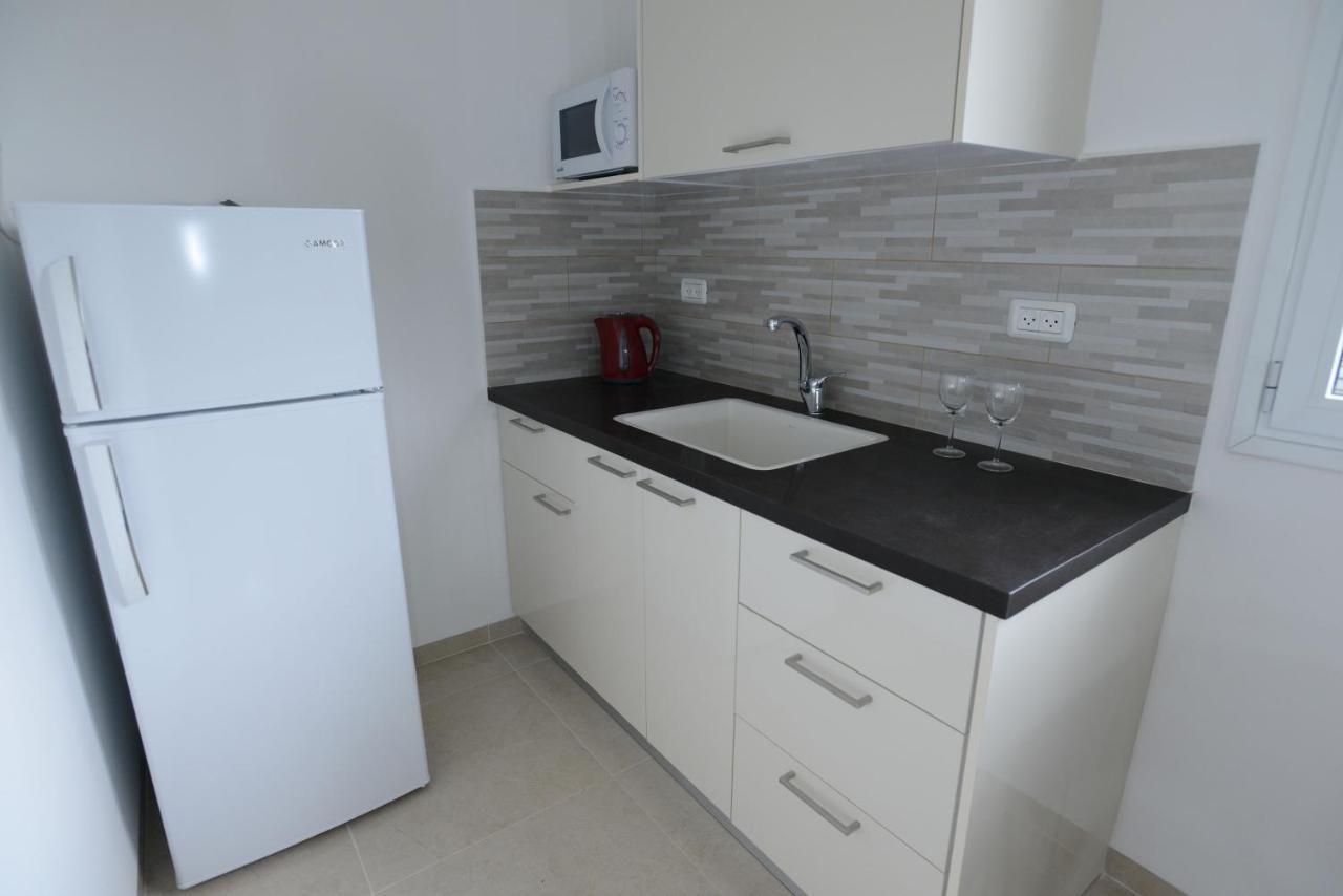 Olga Beach Apartment 28 Хайфа Екстер'єр фото