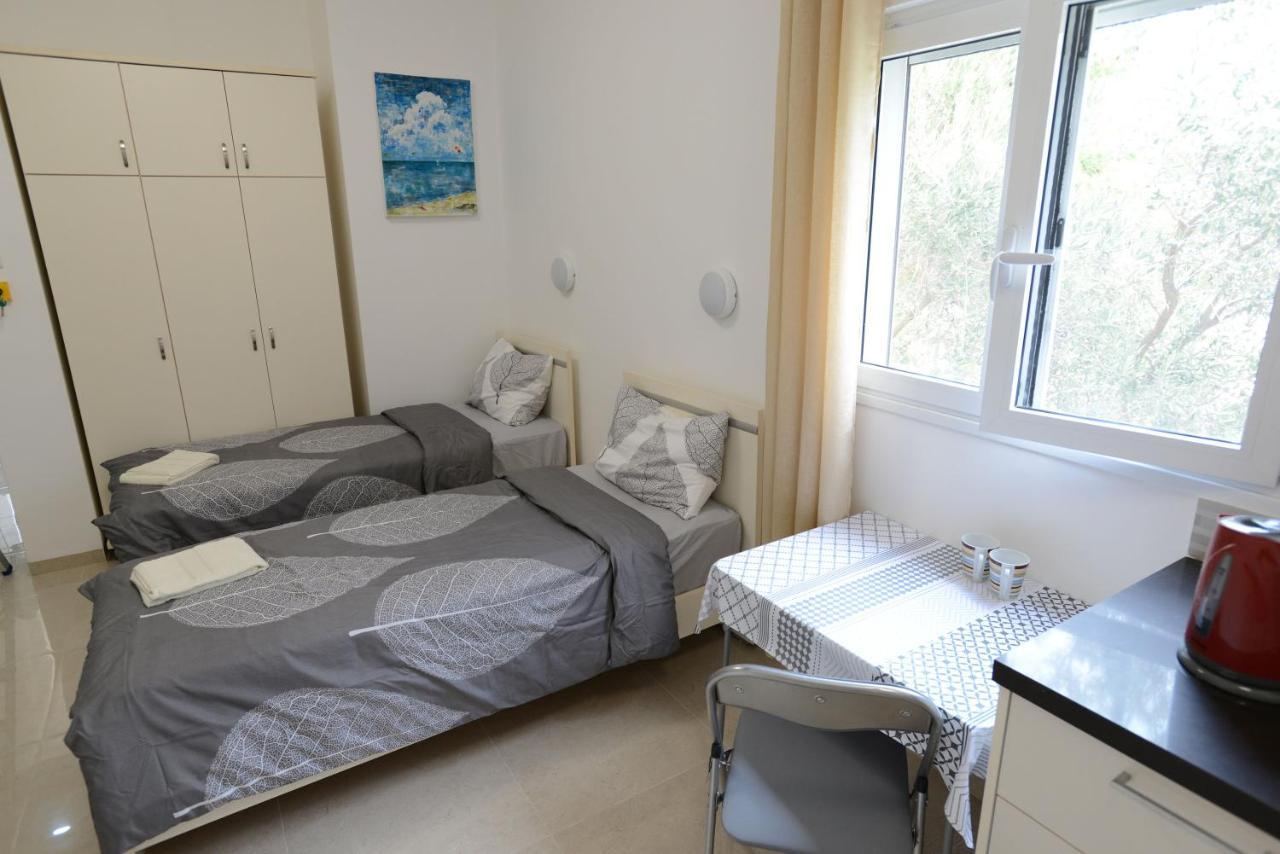 Olga Beach Apartment 28 Хайфа Екстер'єр фото